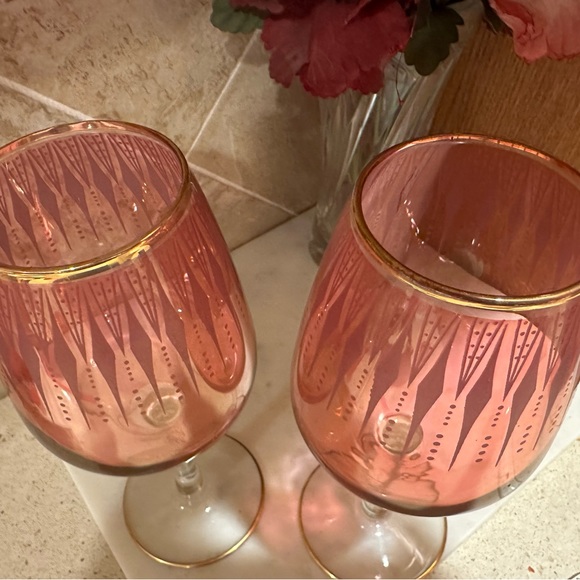 NWOT Stemmed Wine Glasses, Set of 2 - Picture 3 of 8